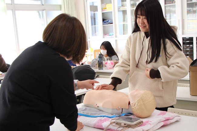 20231207「子どもの健康と安全」救急蘇生法2.JPG