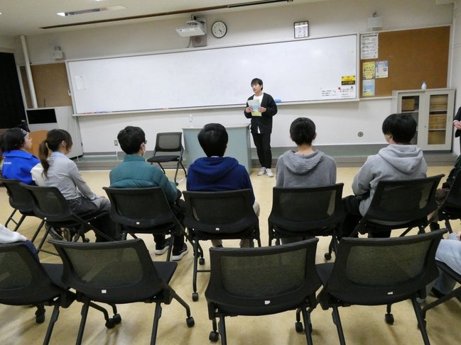 かもめんたる槙尾さんが東京立正短期大学で (1).JPG