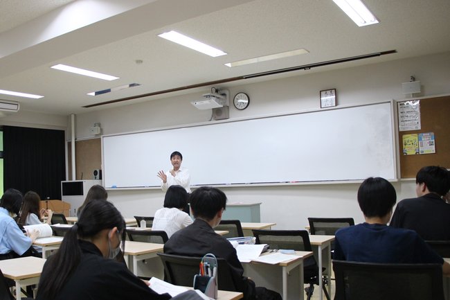 東先生が編入学について解説(東京立正短期大学).JPG
