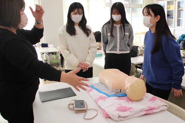 20231207「子どもの健康と安全」救急蘇生法1.JPG