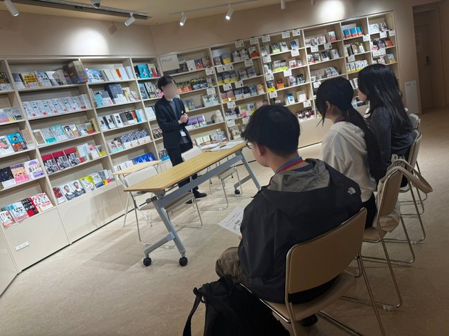選書ツアー1　圧縮.jpg