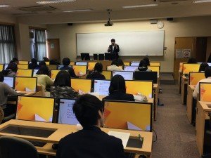 東京立正短期大学 スクーリングの様子