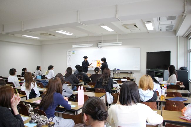 東京立正短期大学 幼 カレンダー製作-02　IMG_3605.JPG