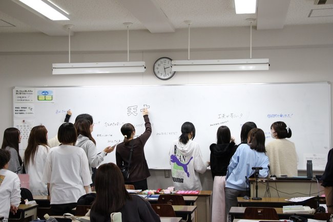 東京立正短期大学 幼 カレンダー製作-07　IMG_3701.JPG