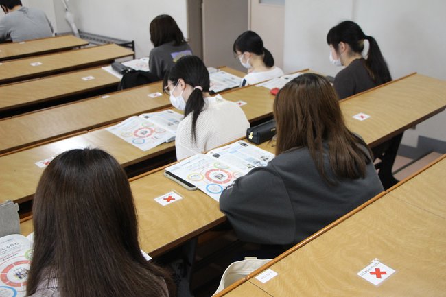 東京立正短期大学2022キャリアデザインA（インタビュー1）.JPG